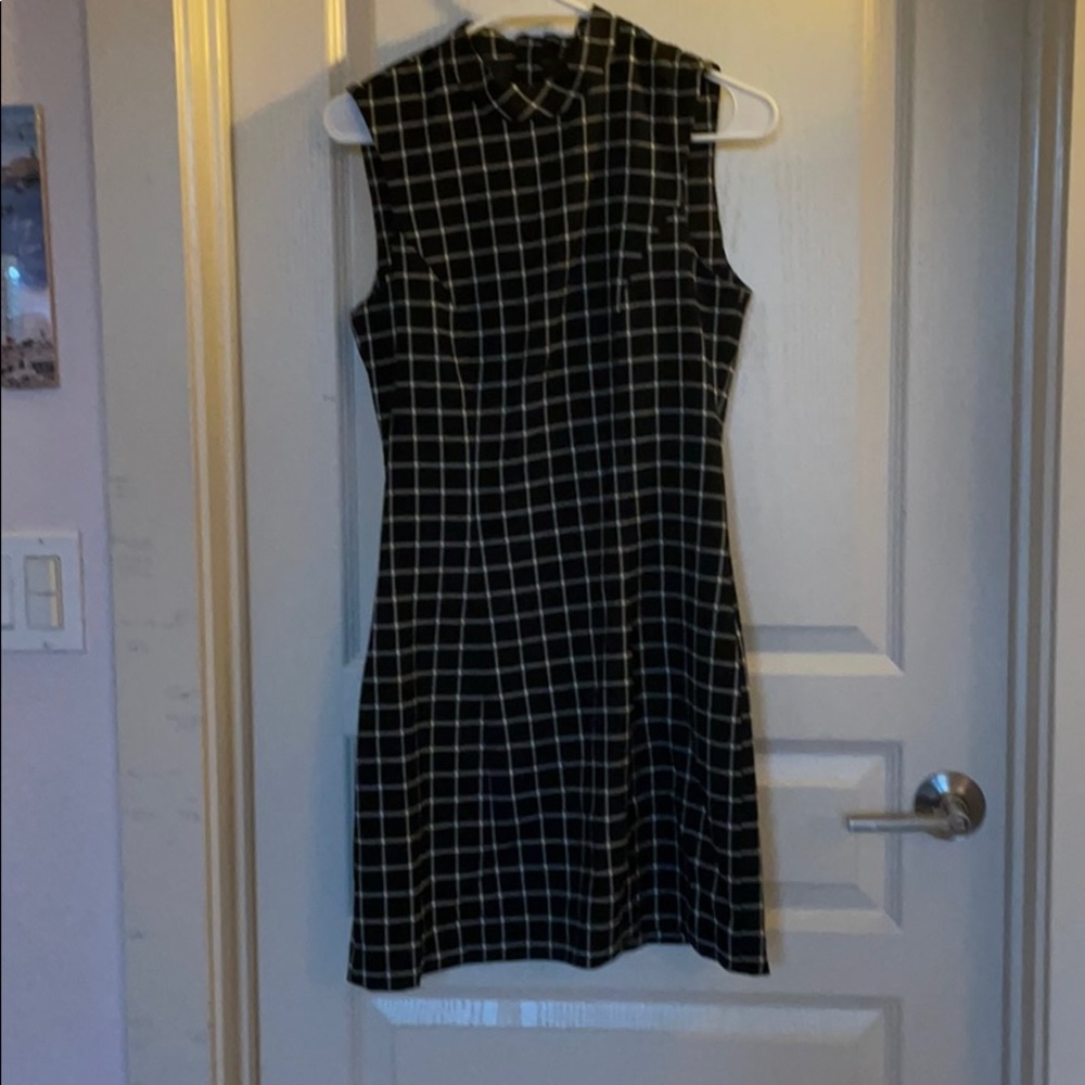 Dress with zipper